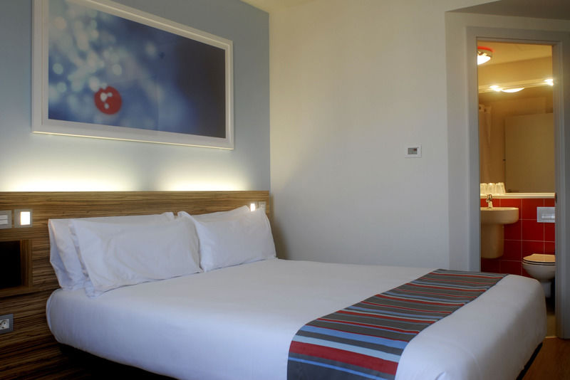 Travelodge Nottingham Central Kültér fotó